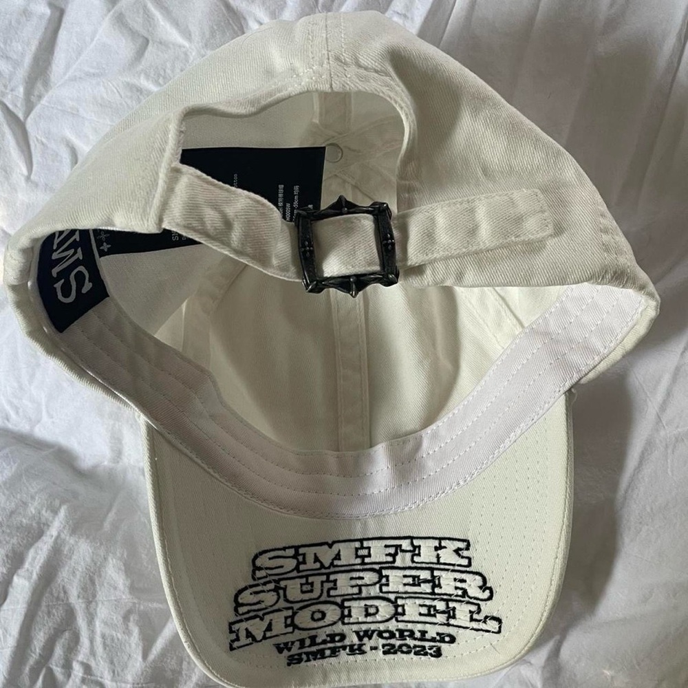 🤍 SMFK • Model White Baseball Hat w navy embroidery - Picture 13 of 14